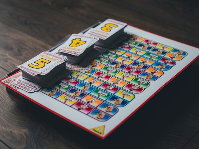 Comparatif jeux quiz pour animer une soirée