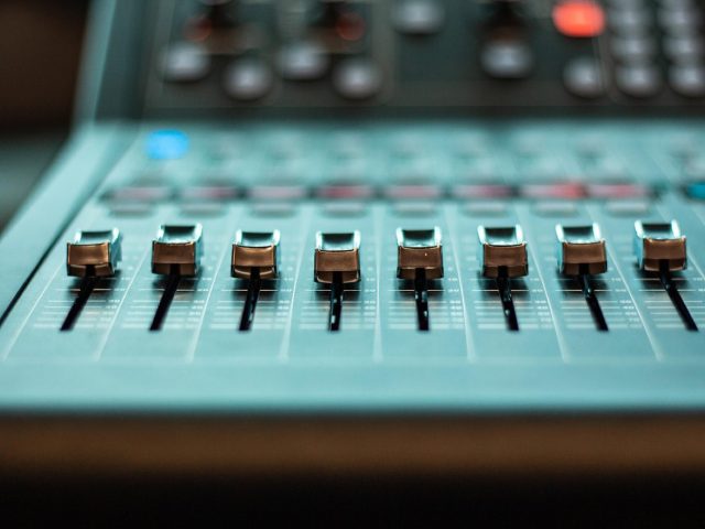 Ozone d’iZotope : avis et utilité pour le mastering